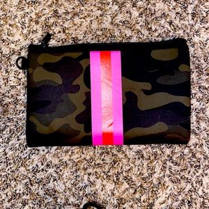 Haute shore wristlet/wallet